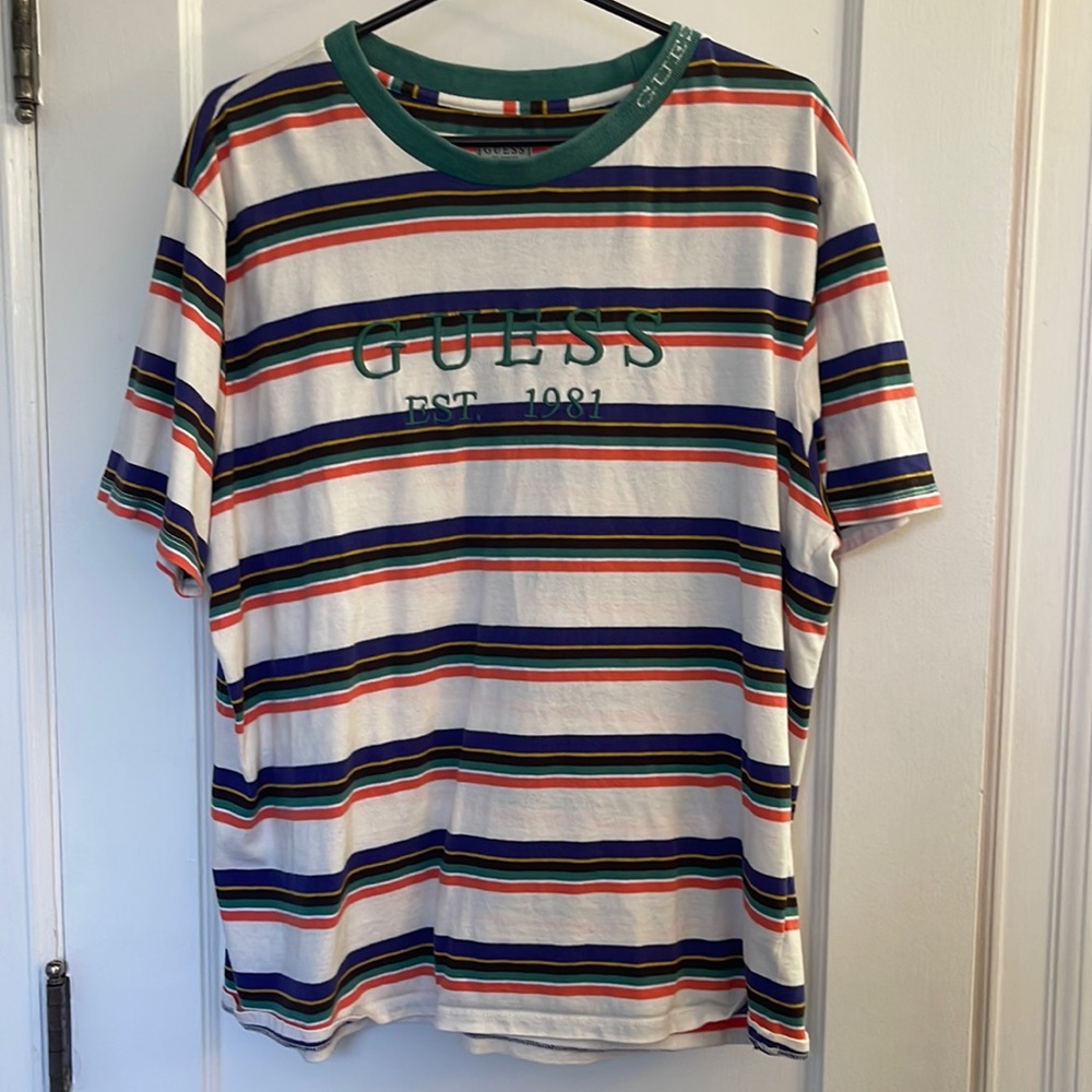 - Men’s large guess shirt